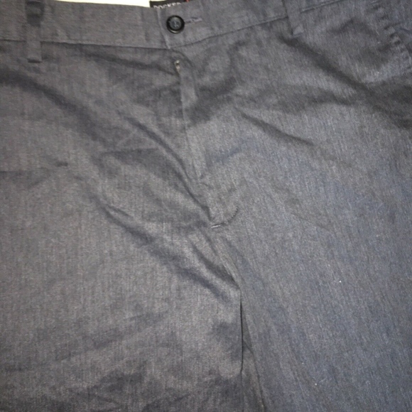 Dockers Men's Classic Fit Flat Front 38x30 - Picture 2 of 7